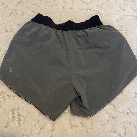 Lululemon Go the Distance Reversible Short - Picture 9 of 9